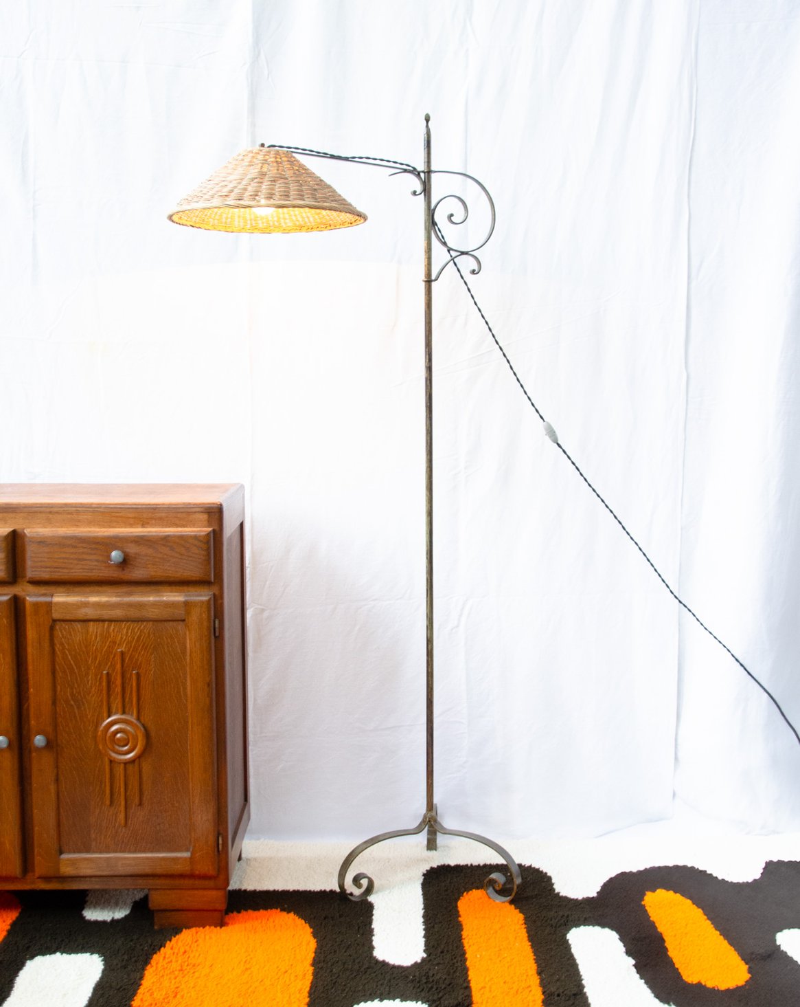 Lampadaire en fer forgé et rotin Julien N°429 - Bon état, DEBONGOUT