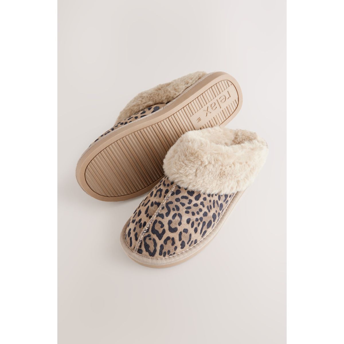 Chaussons mules en daim doublés, NEXT