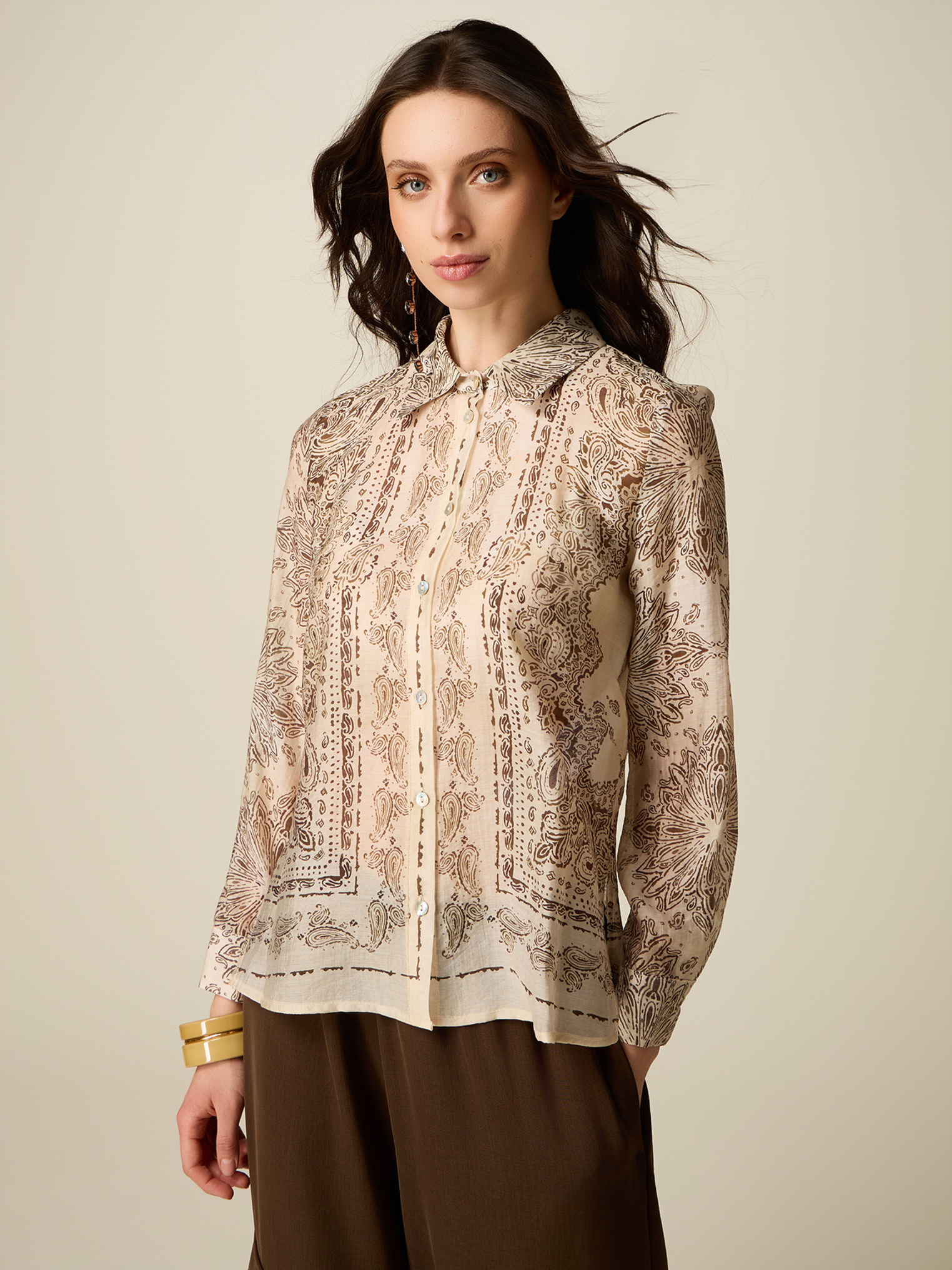 Chemise fantaisie, OLTRE