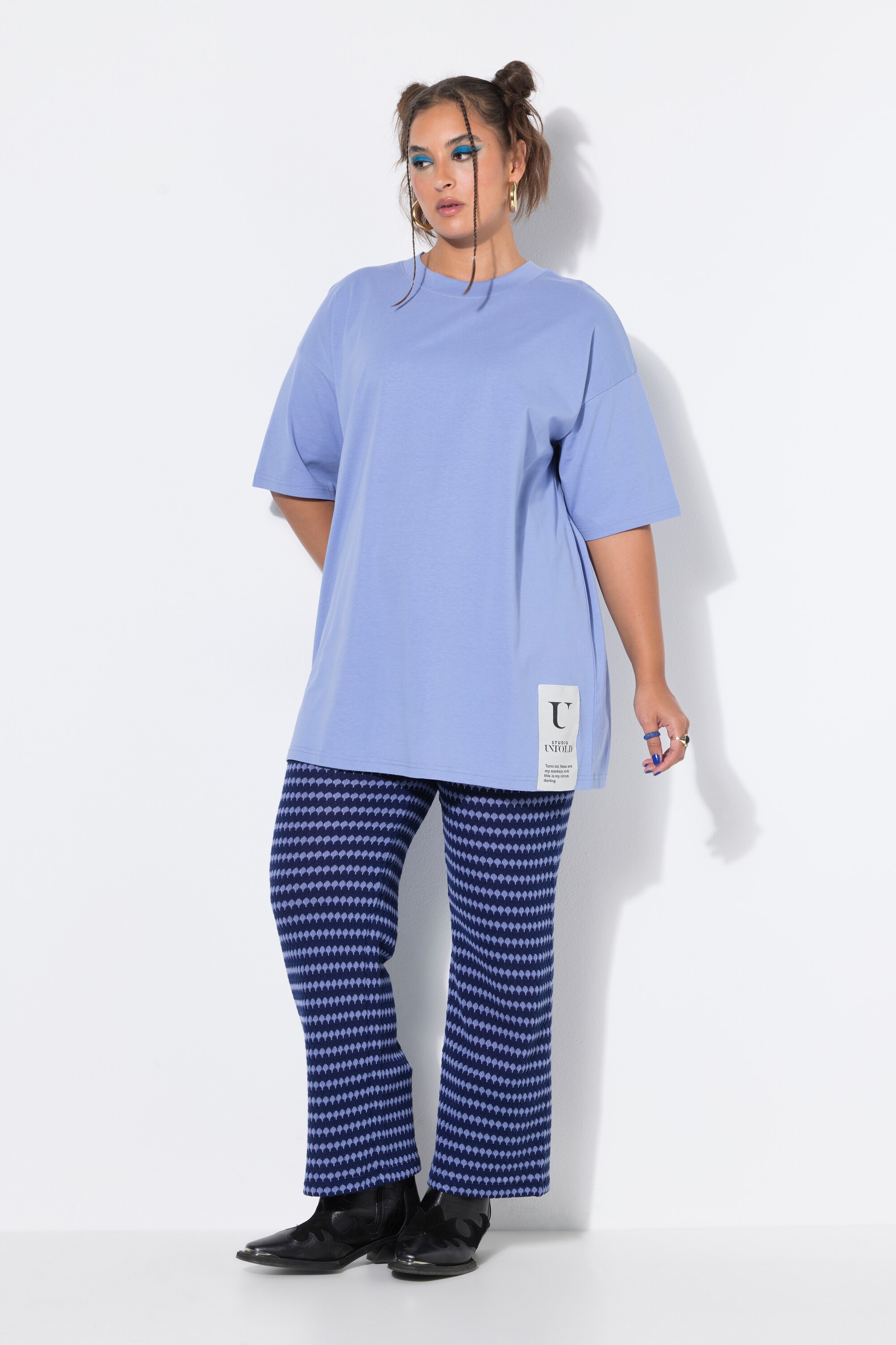T-shirt oversize. Manches courtes. Patch, STUDIO UNTOLD