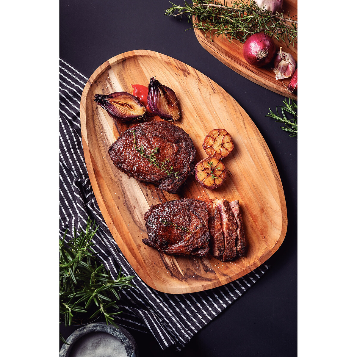 Bandeja Orgânica Churrasco em Madeira Teca FSC com Acabamento em Óleo Mineral 44x33 cm, Tramontina, TRAMONTINA