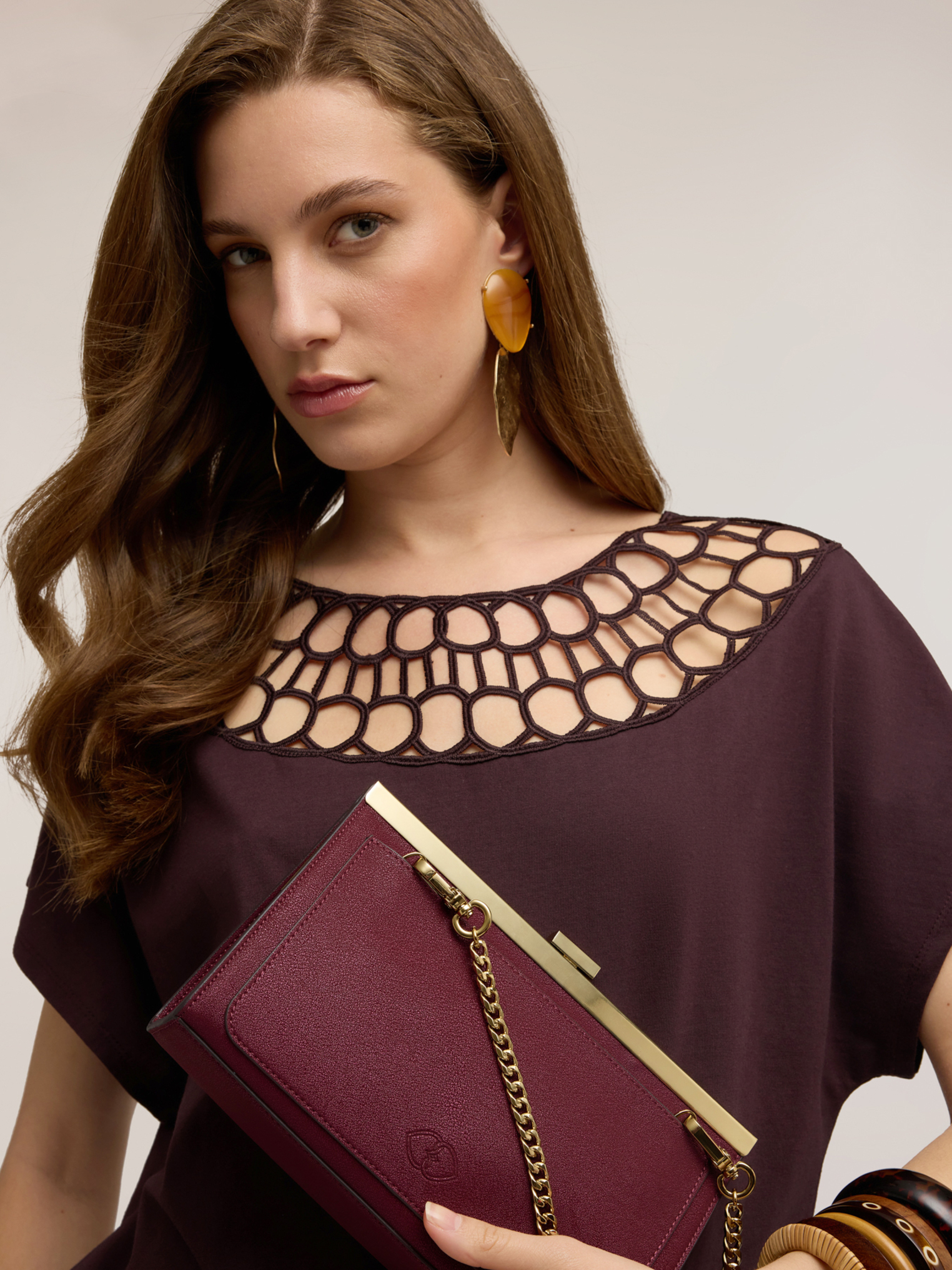 Pochette rigide avec bandoulière chaîne, MOTIVI