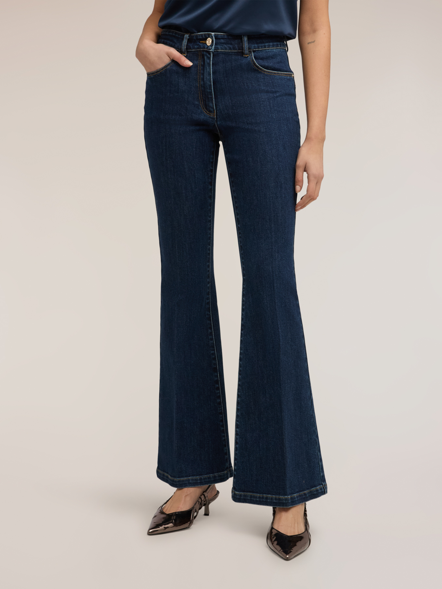 Jean flare push-up en denim, MOTIVI