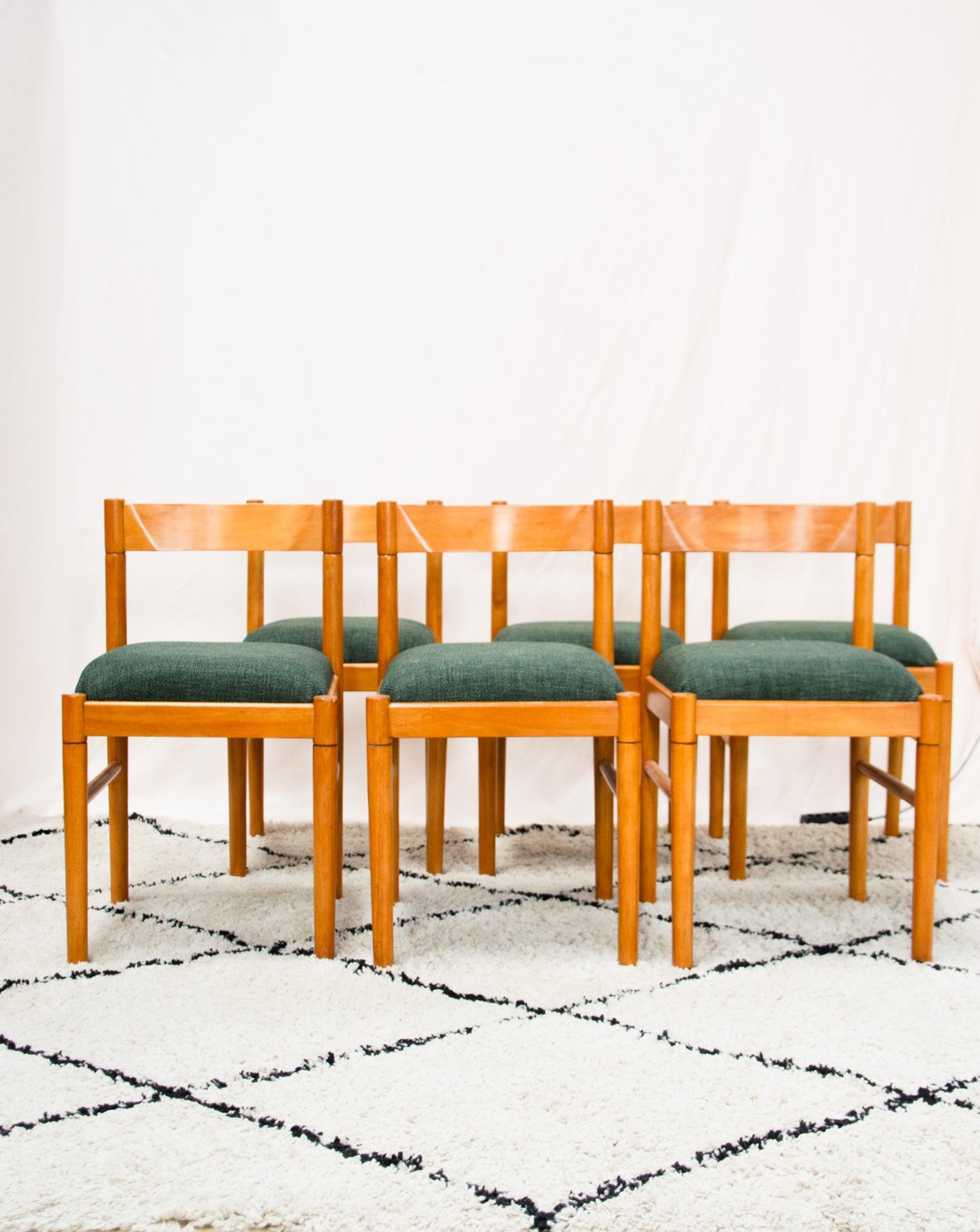 Lot de 6 chaises en hêtre Alma N°2135 - Bon état, DEBONGOUT