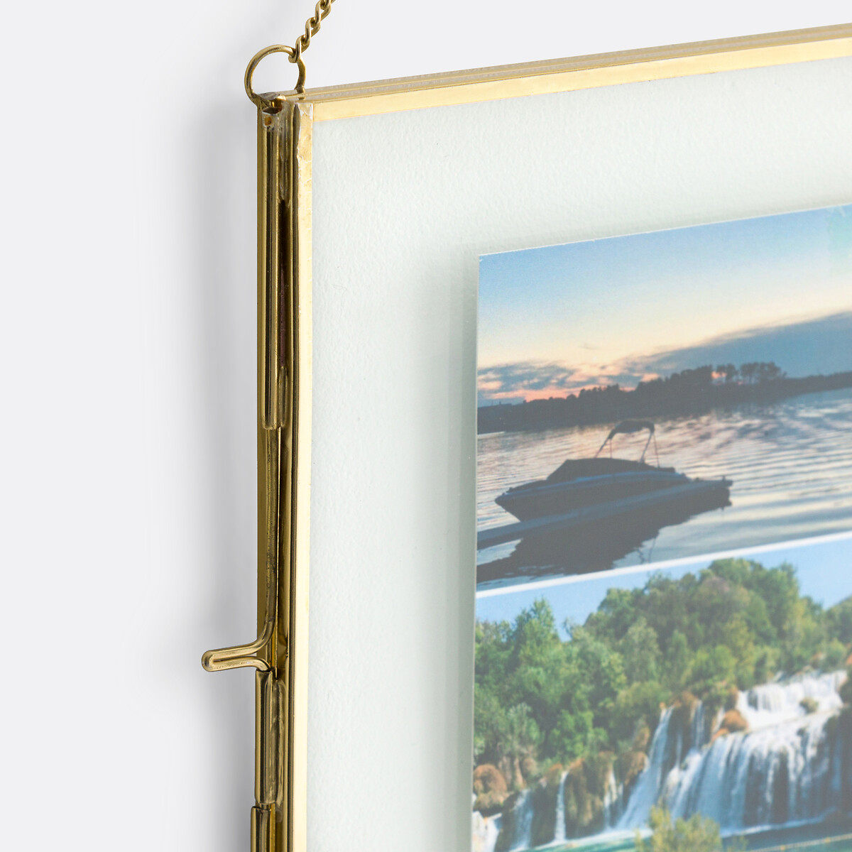 Cornice con Struttura in Ottone Lucido e Vetro a Torciglione Verde Smeraldo Bottega Veneziana