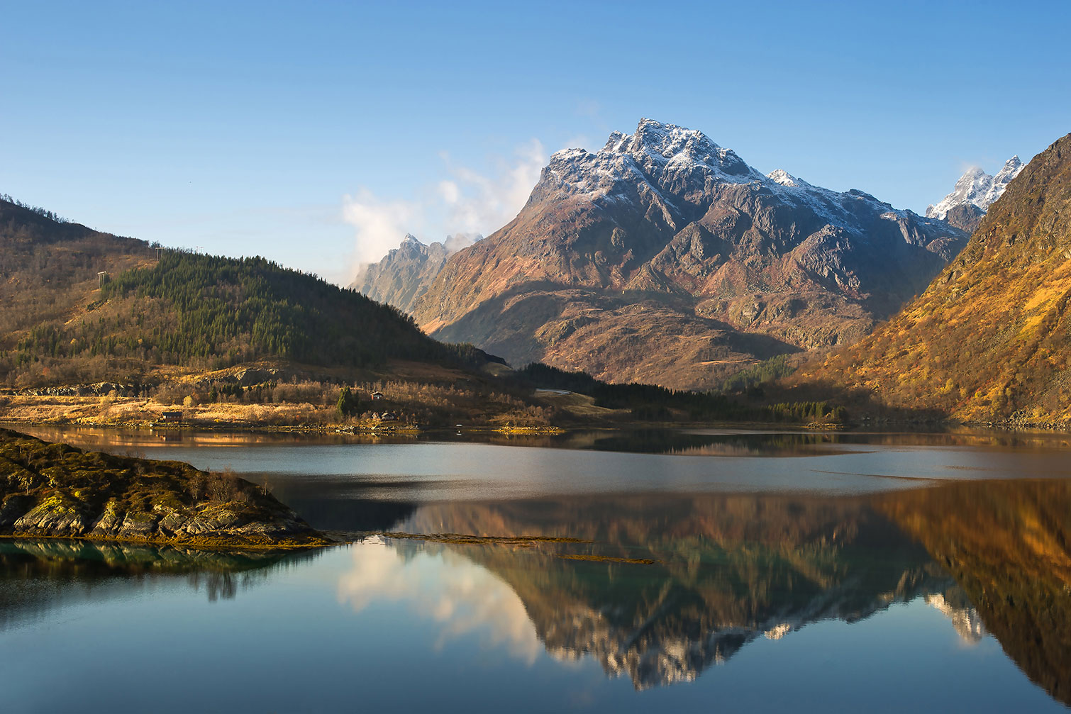 Tableau montagne et lac, l'île Lofoten, HEXOA