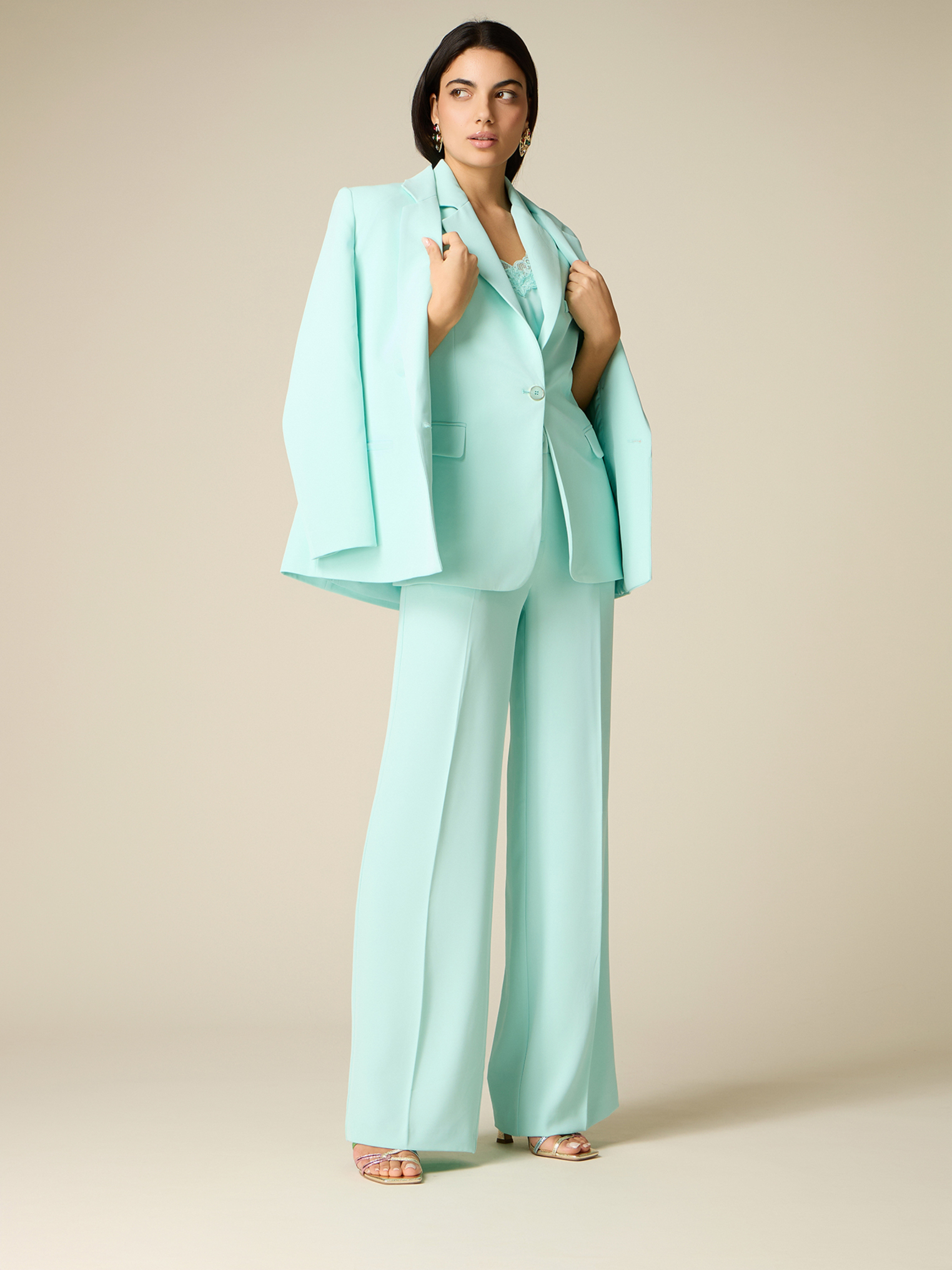 Pantalon palazzo, OLTRE