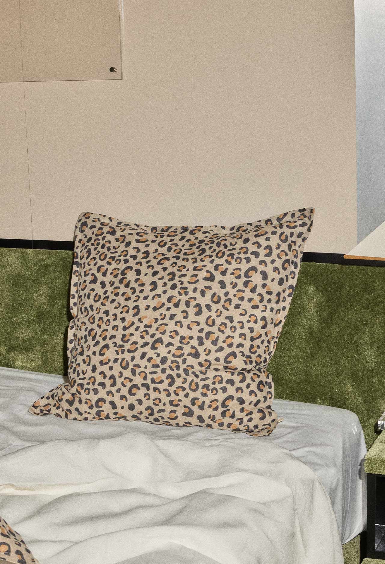 Taie d'oreiller 50x75 cm en lin lavé, LEOPARD, GABRIELLE PARIS