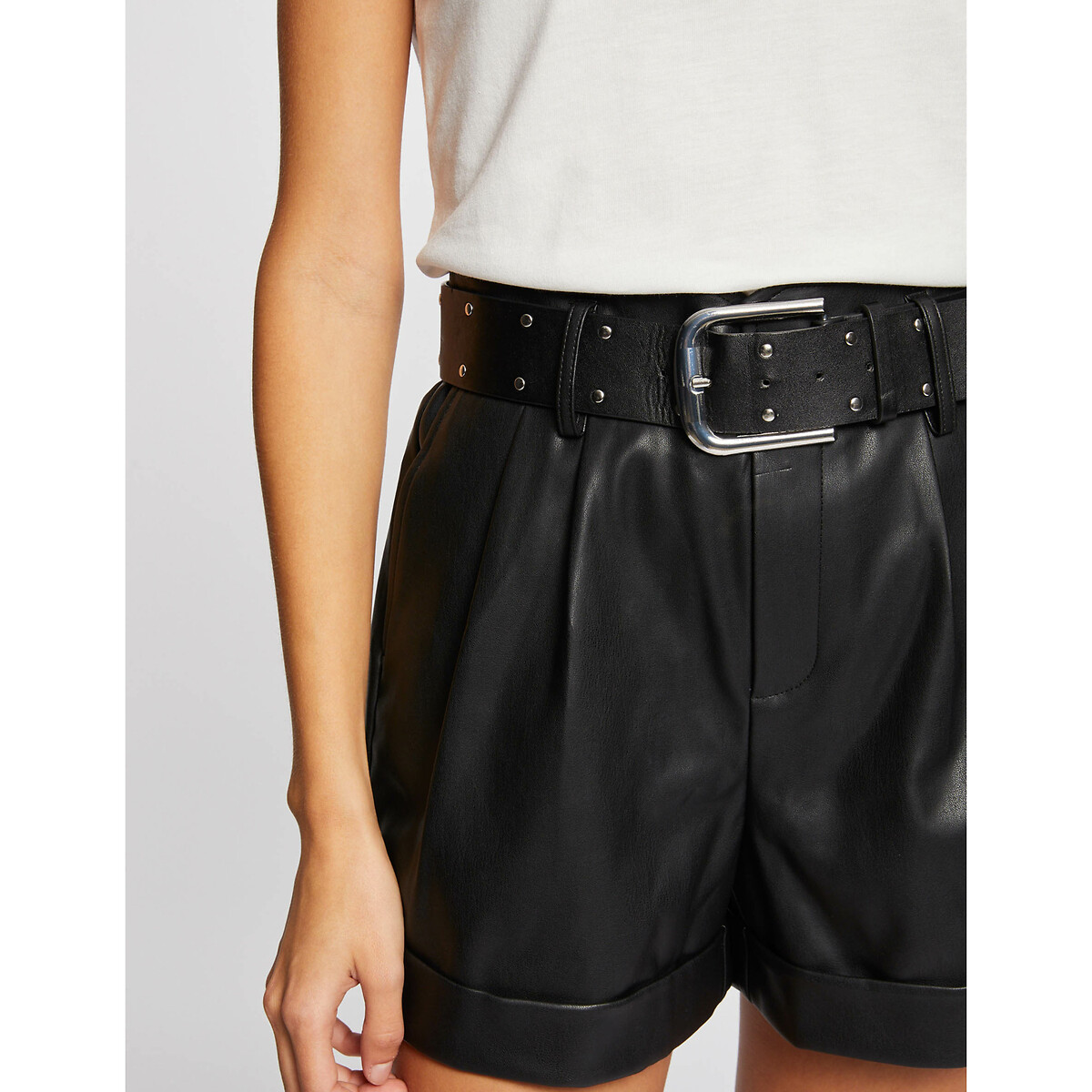 Faux leather straight shorts with high 