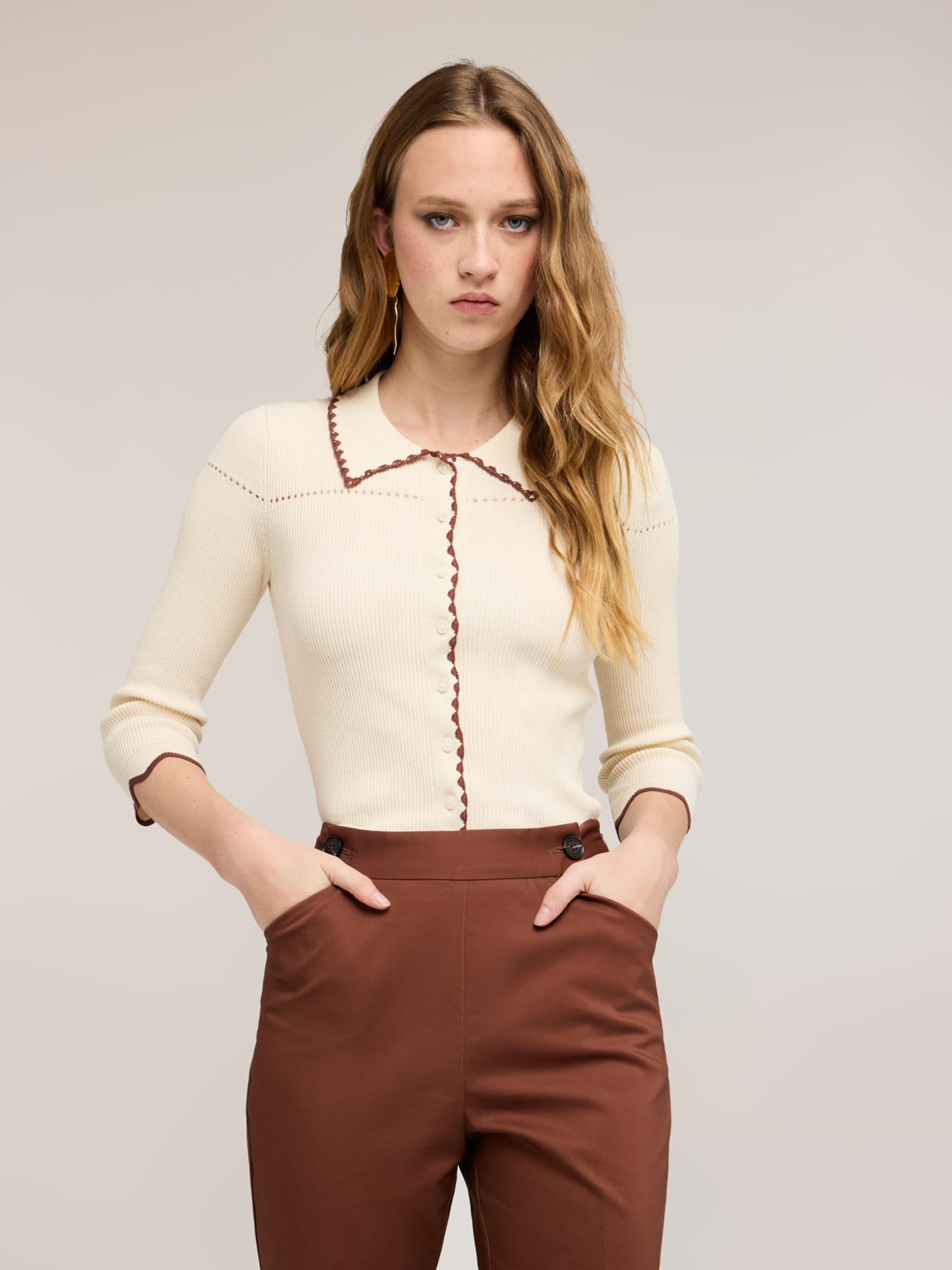 Cardigan avec bordures brodées, MOTIVI