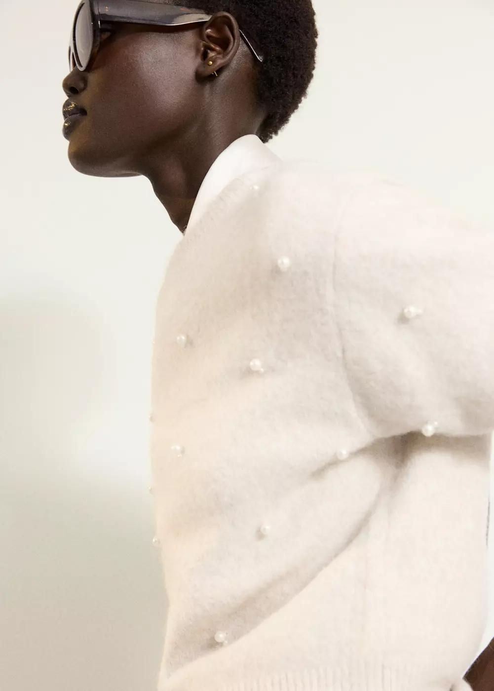 Pull à manches courtes avec perles, MANGO