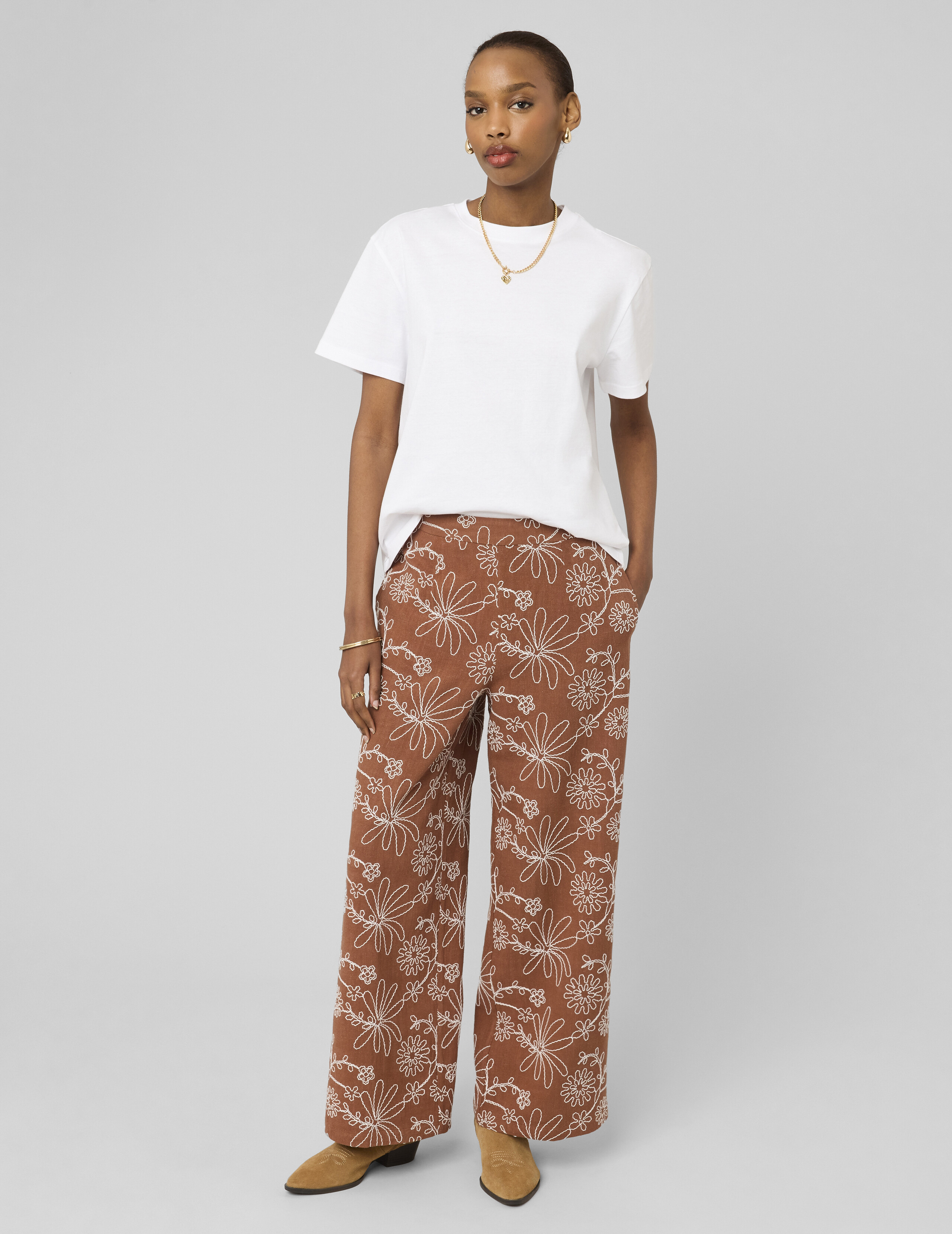 Pantalon fluide brodé, BZB