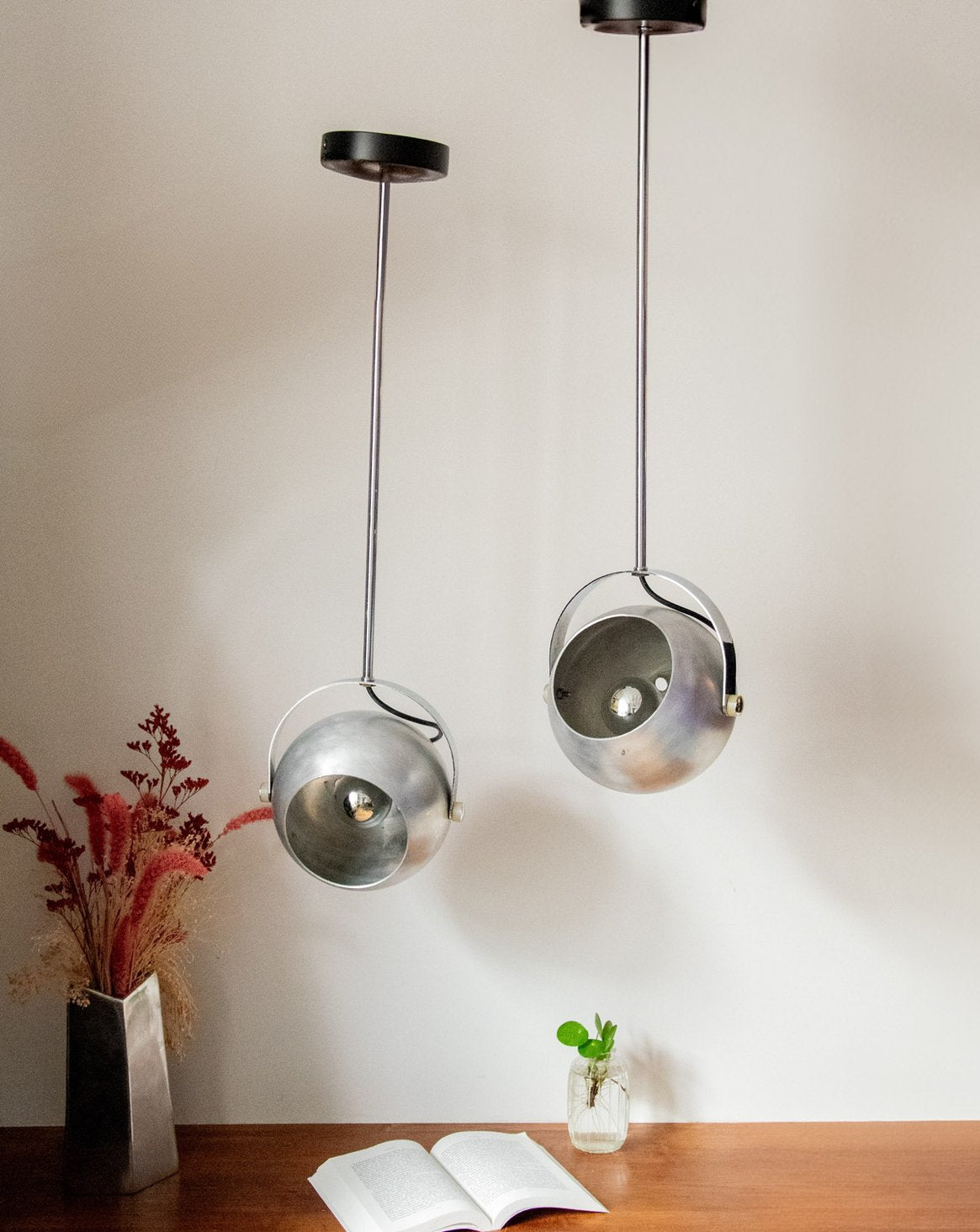 Paire de suspensions Eye-ball industrielles Sonia N°201 - Bon état, DEBONGOUT
