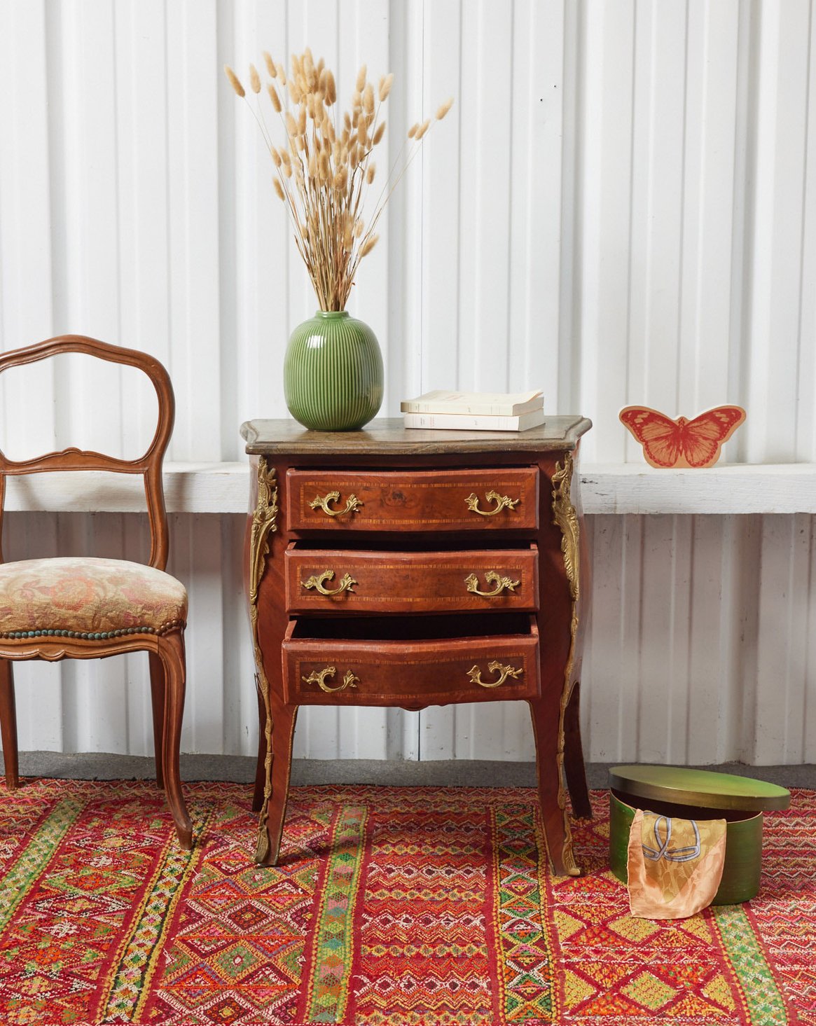 Commode style Louis XV en bois Garance N°538 - Bon état, DEBONGOUT