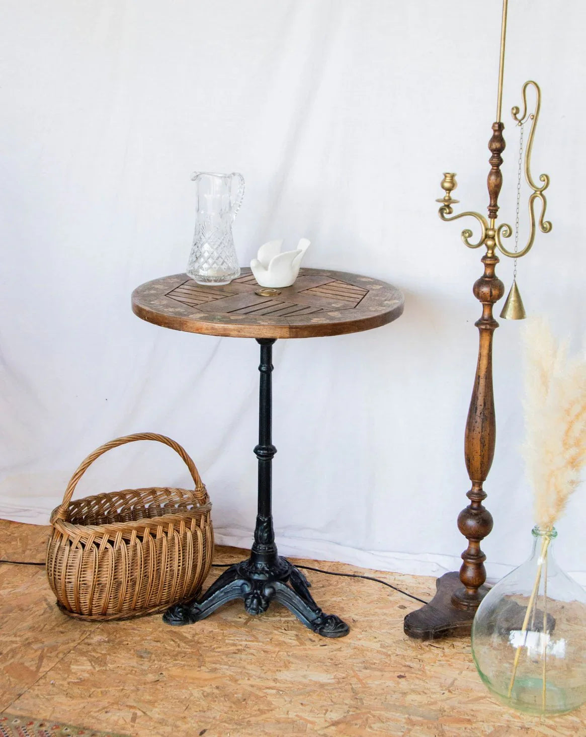 Table à manger bistro romantique en bois Denise N°102 - Bon état, DEBONGOUT