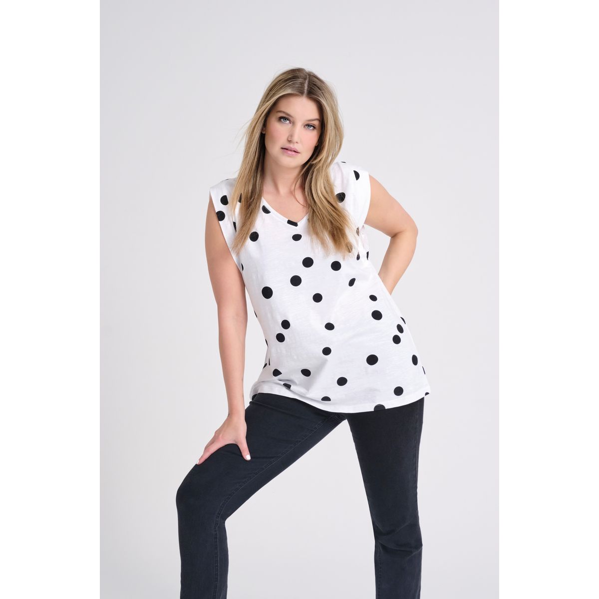 Tee shirt blanc sales a pois noir