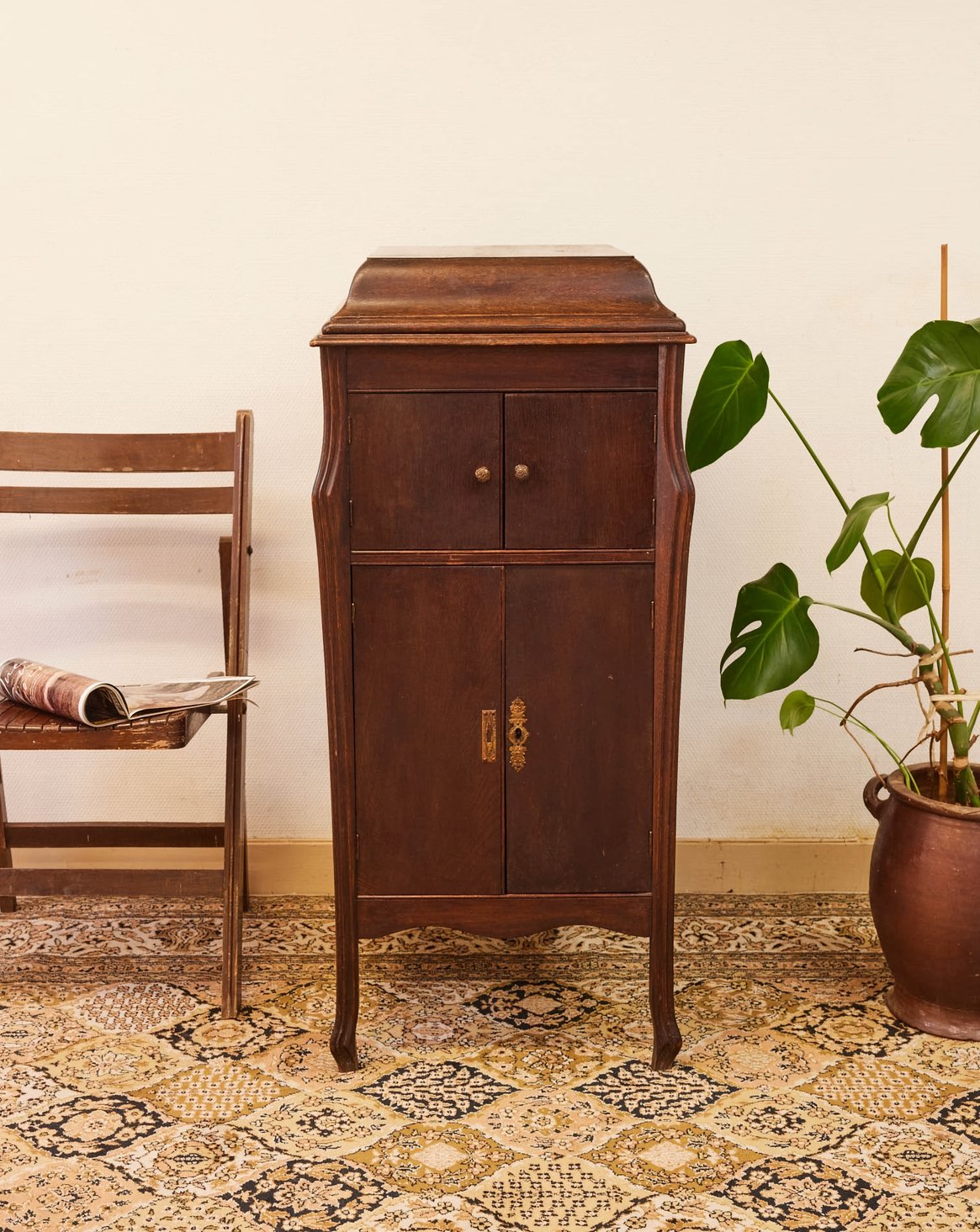 Table d'appoint pour gramophone en bois Francine N°1549 - Bon état, DEBONGOUT