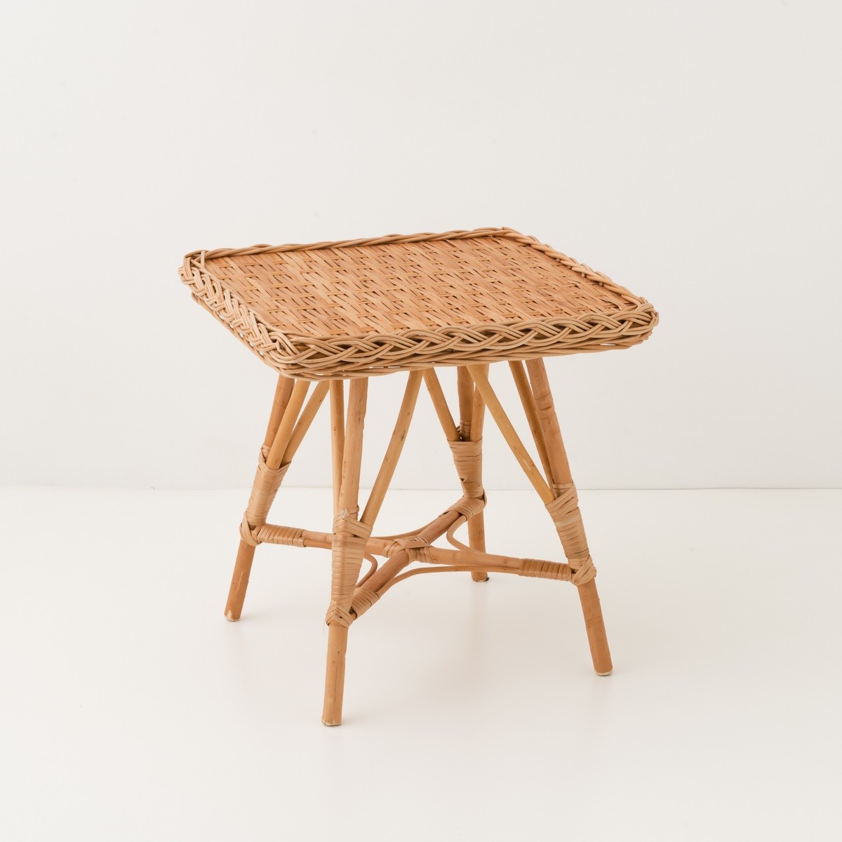 Chevet table d'appoint en osier Méline, KOK