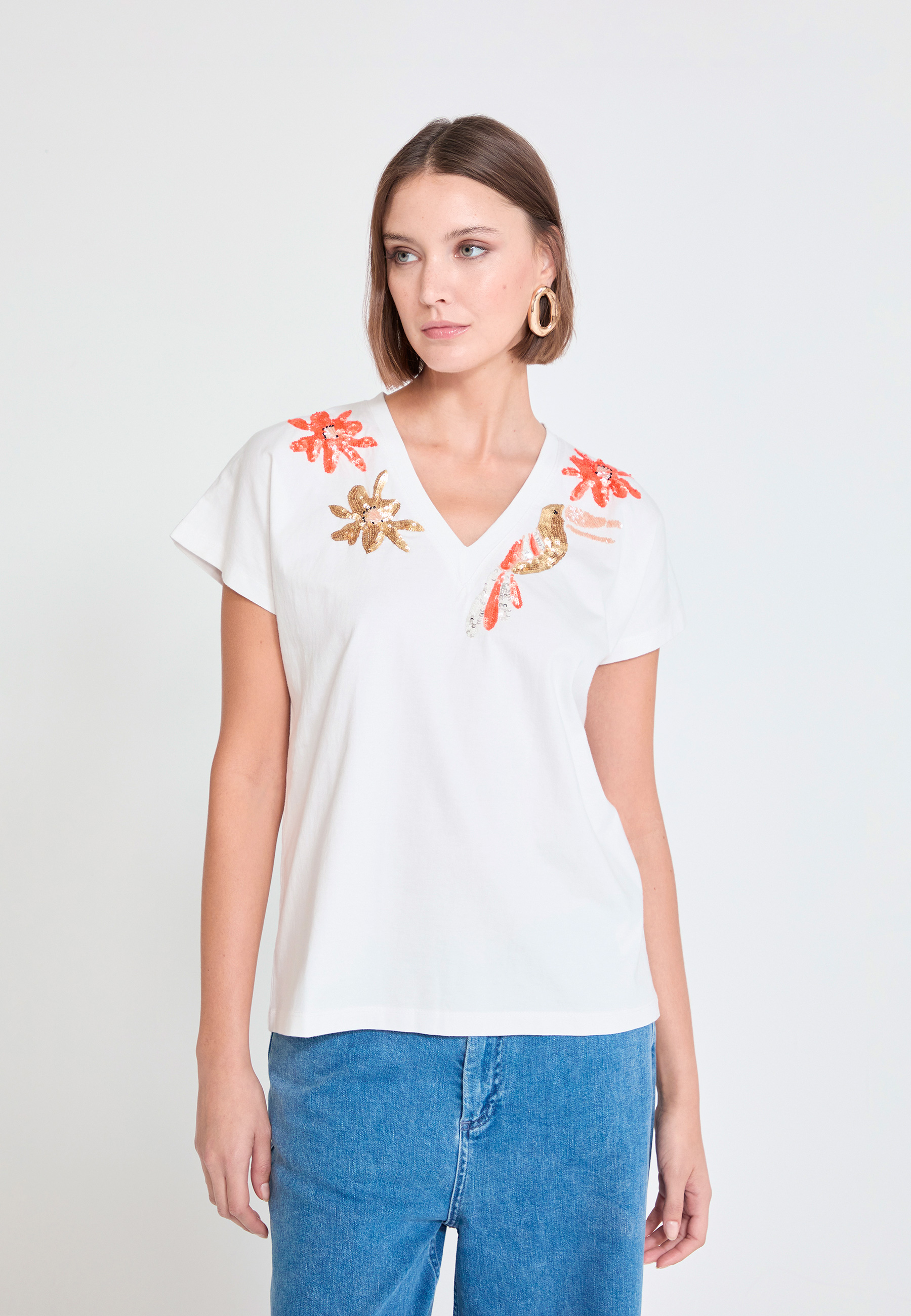 T-shirt col V à broderies florales et sequins en coton, LOLA CASADEMUNT