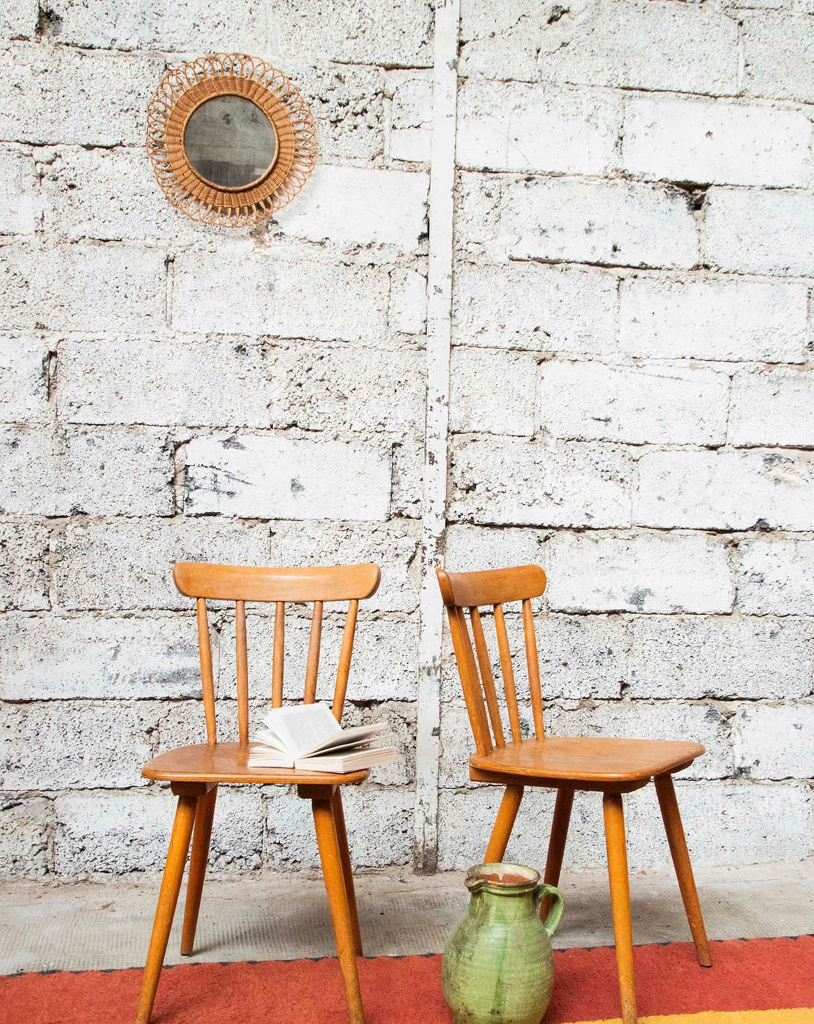 Paire de chaises en bois Alma N°736 - Bon état, DEBONGOUT