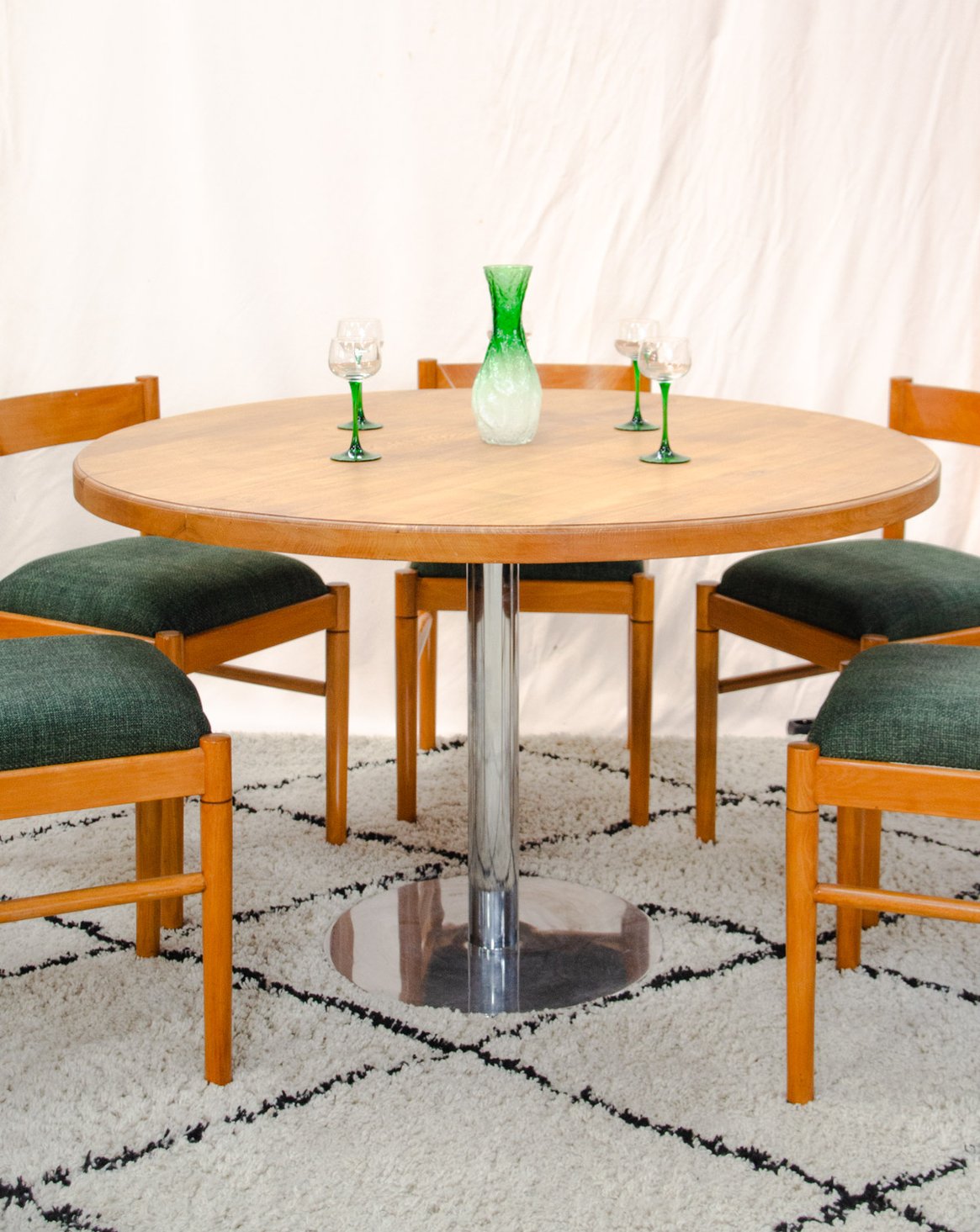 Table à manger ronde en frêne et métal chromé Karla N°1313 - Bon état, DEBONGOUT