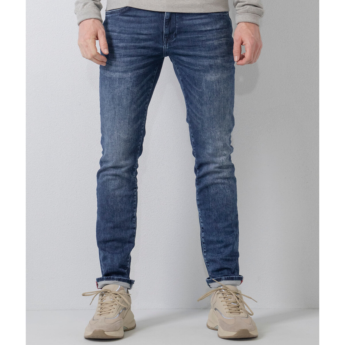 Jackson Stretch Jeans in Mid Rise