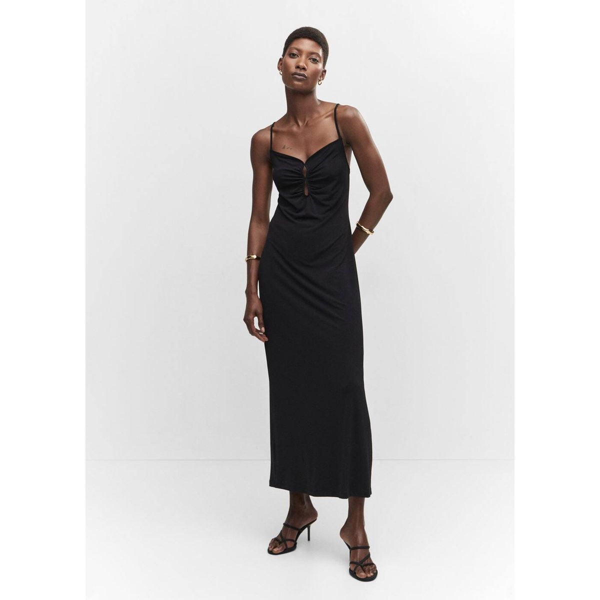 Robe longue noire online mango