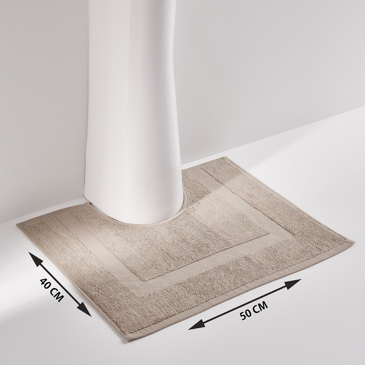 Product photograph of Scenario Terry Towelling Bath Pedestal Mat from La Redoute UK.