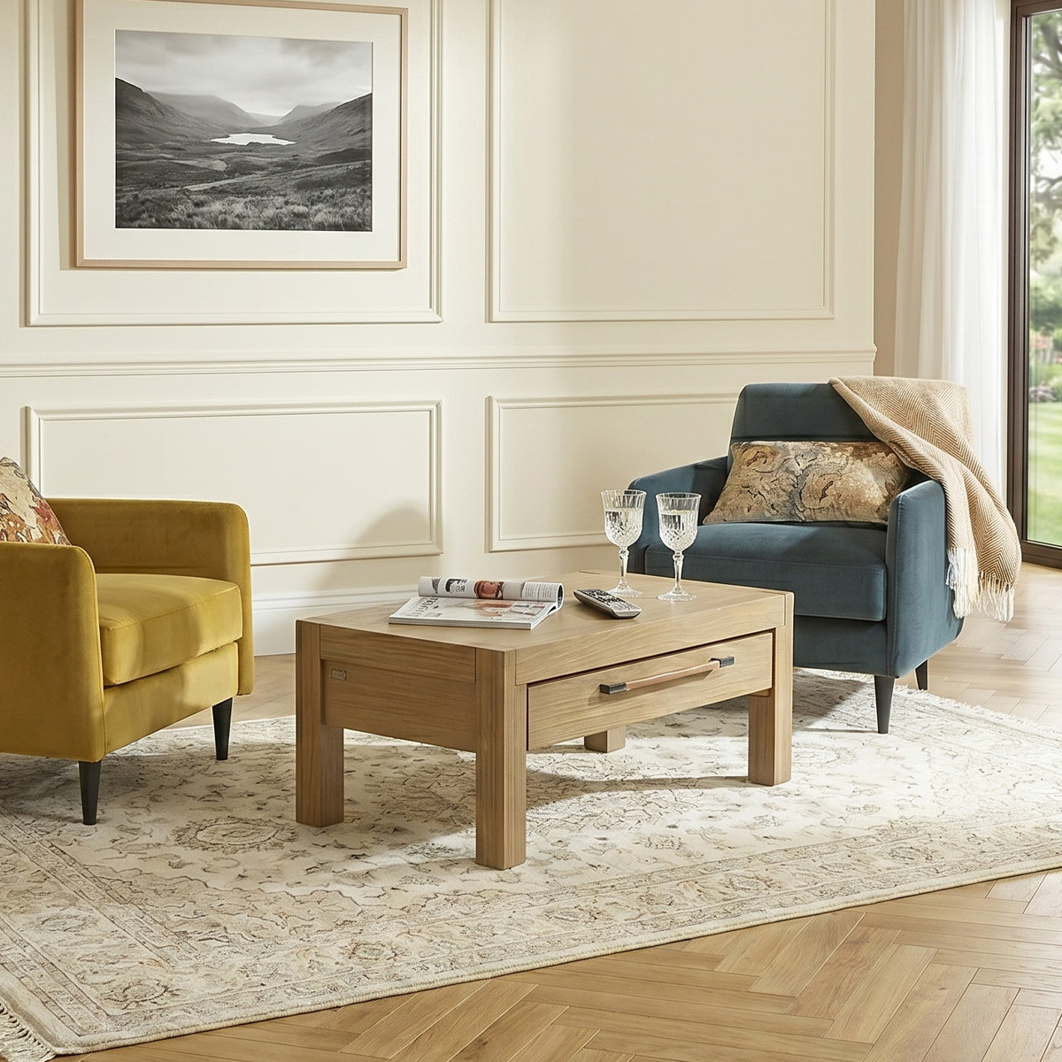 Table basse contemporaine en bois massif, 2 tiroirs MEGÈVE, ROBIN DES BOIS