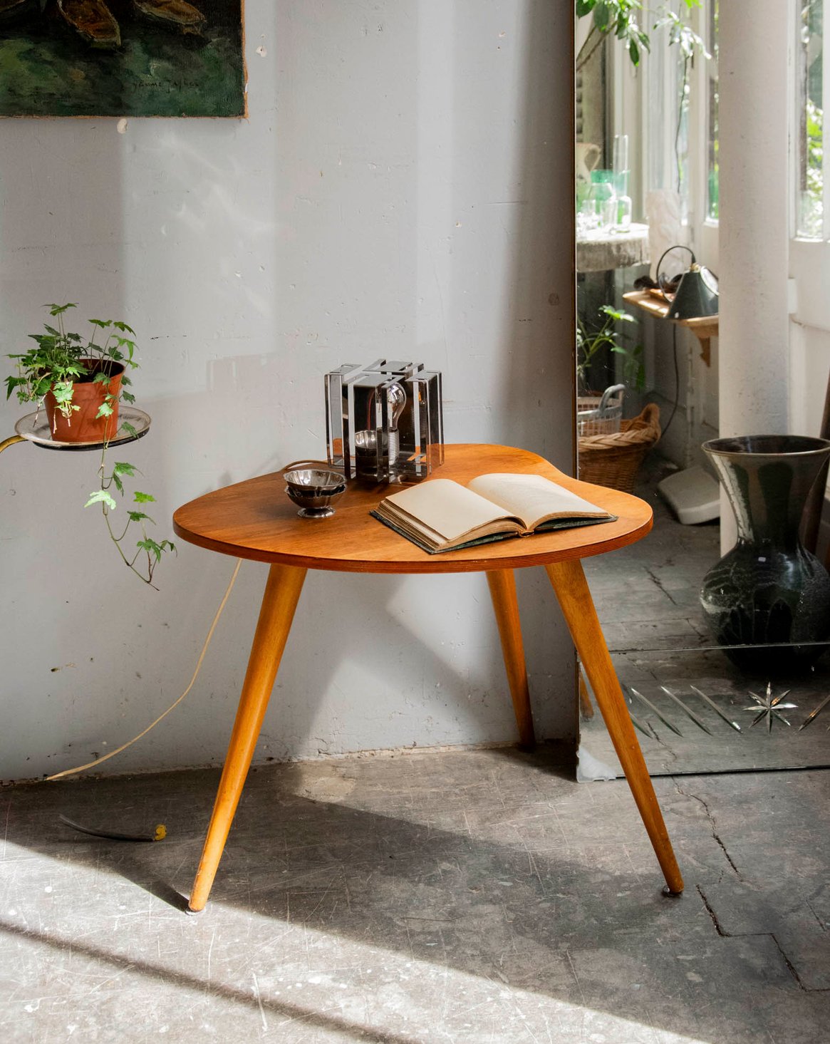 Table basse courbe aux pieds compas Donna N°1550 - Bon état, DEBONGOUT