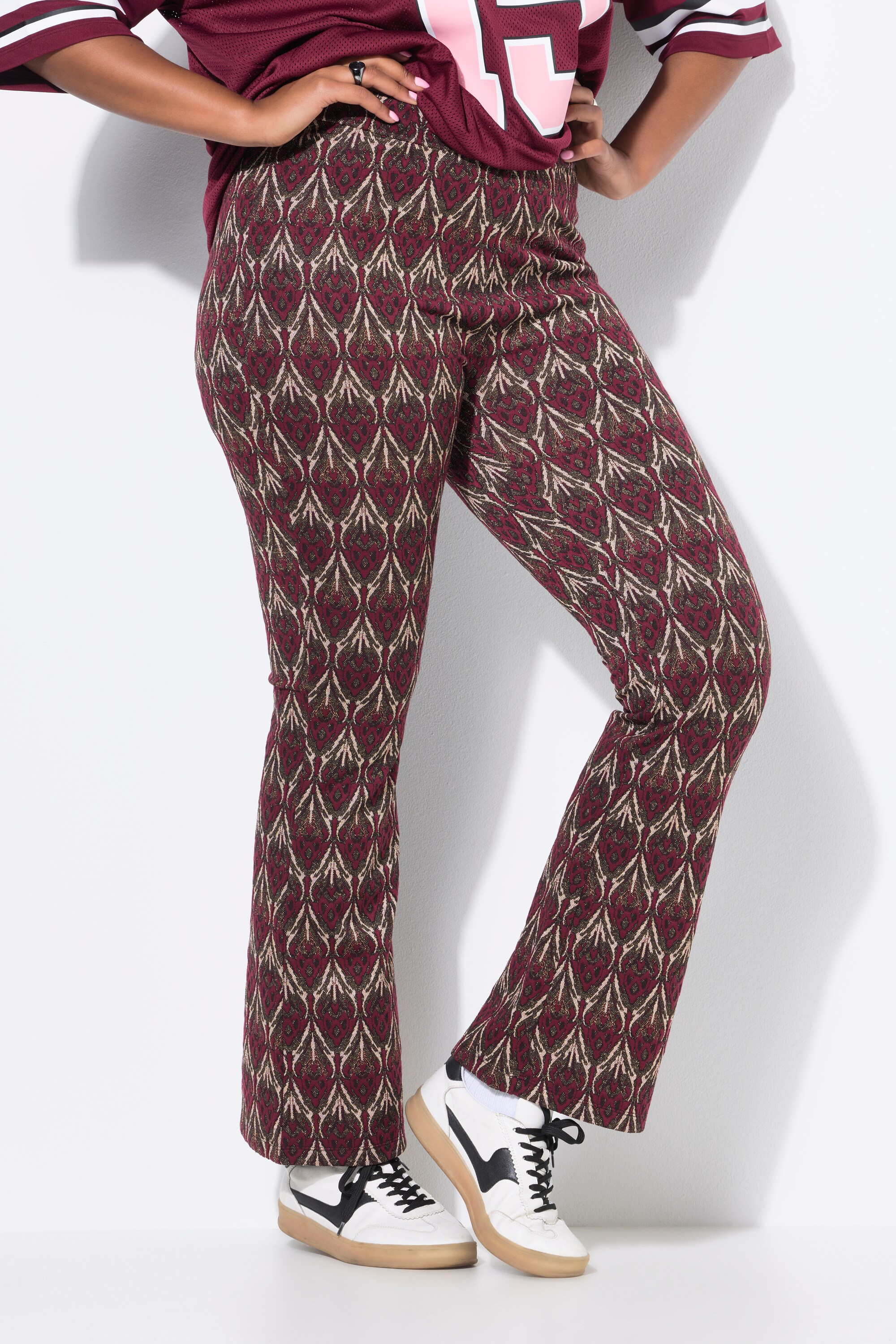 Pantalon à pattes d'éléphant et, STUDIO UNTOLD