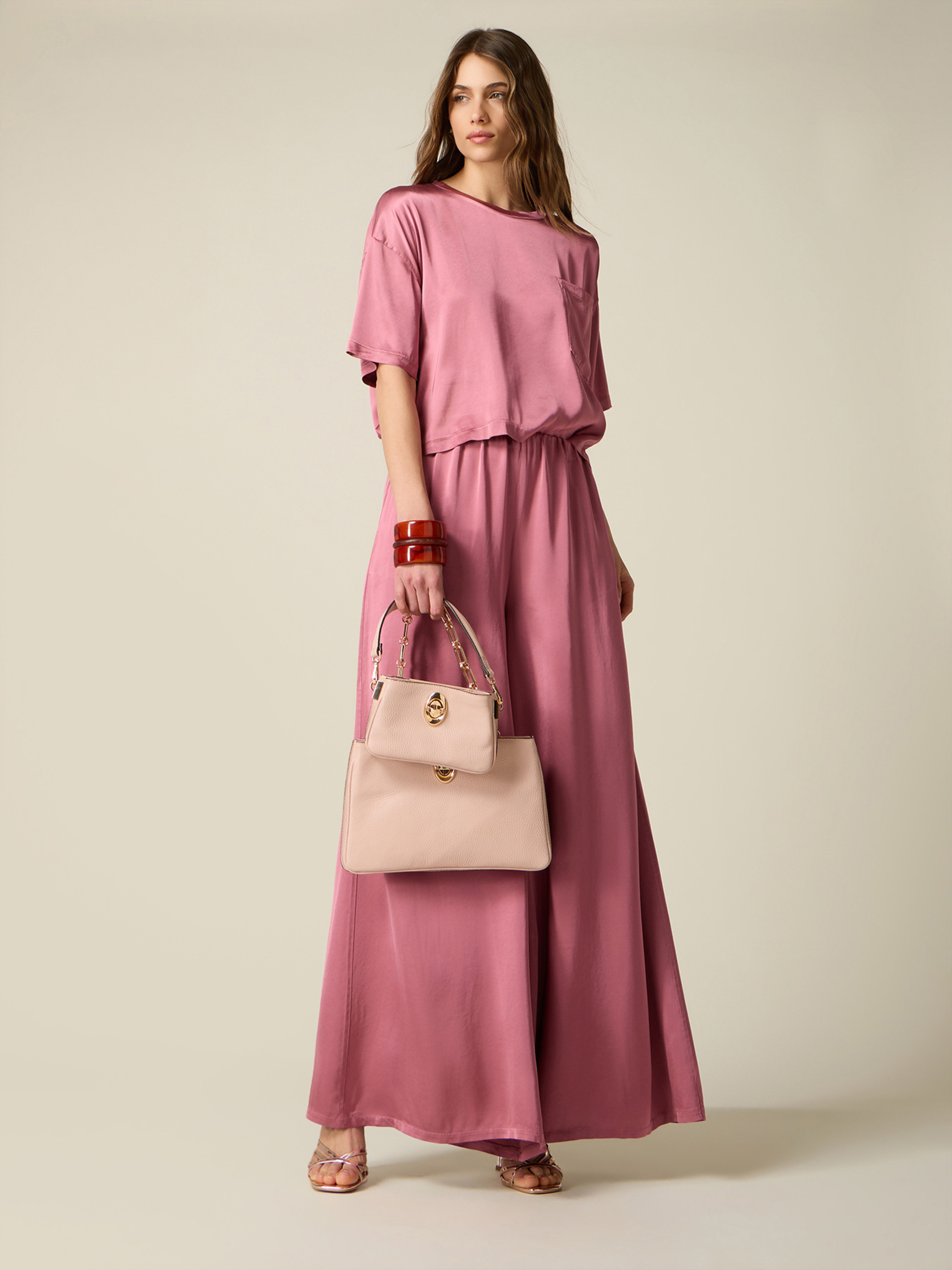 Pantalon palazzo, OLTRE
