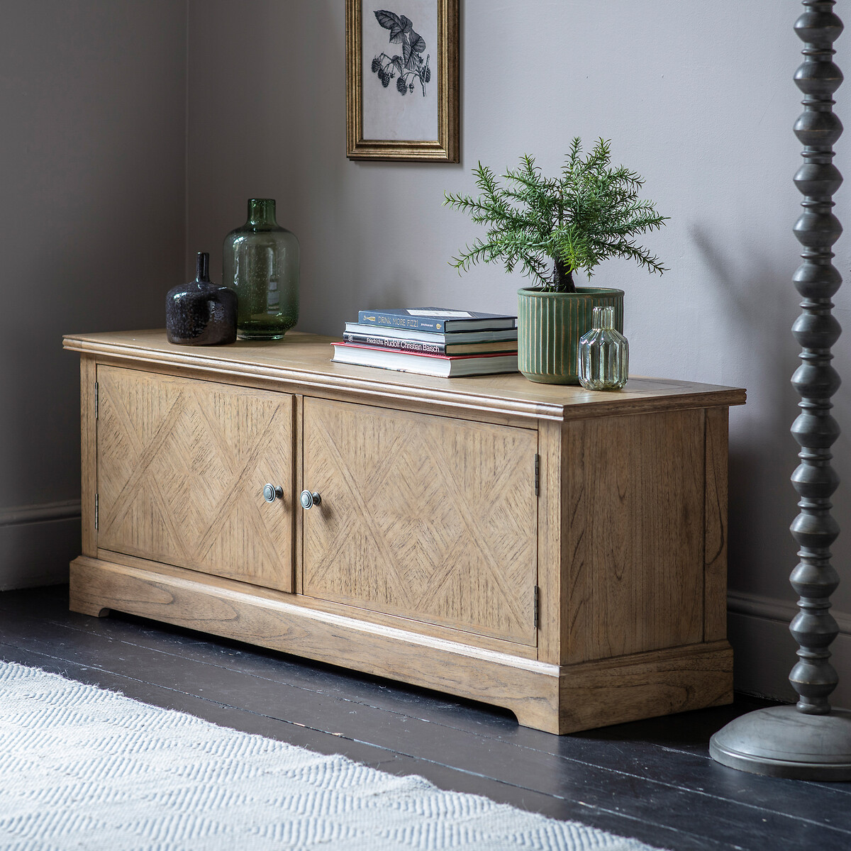 Nashik Ash Wood Parquet 2 Door TV Unit, ÉDITÉ