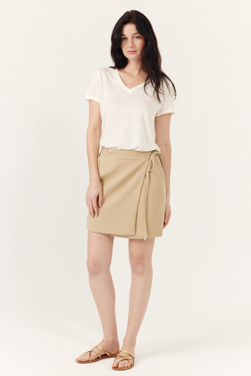 Jupe courte taille haute minimaliste Dymea, ARTLOVE