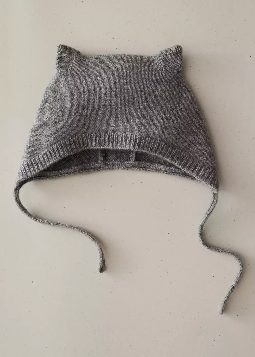Bonnet 100 % cachemire avec liens, MANGO HOME