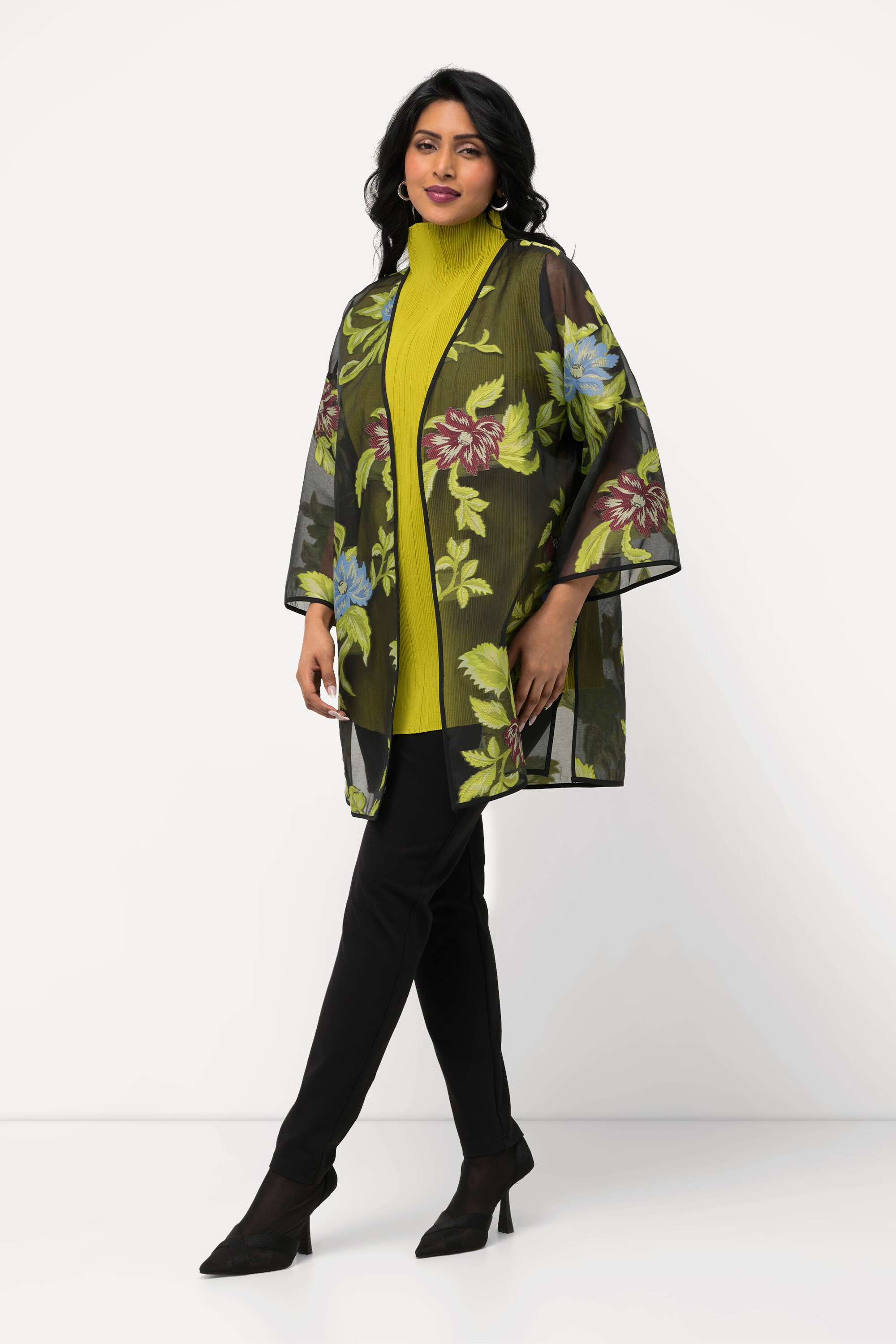 Veste en mousseline motif à fleurs. Encolure, ULLA POPKEN