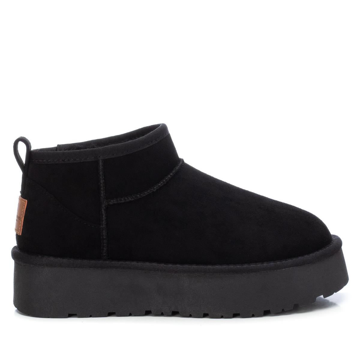 Bottines plate avec semelle en caoutchouc, XTI