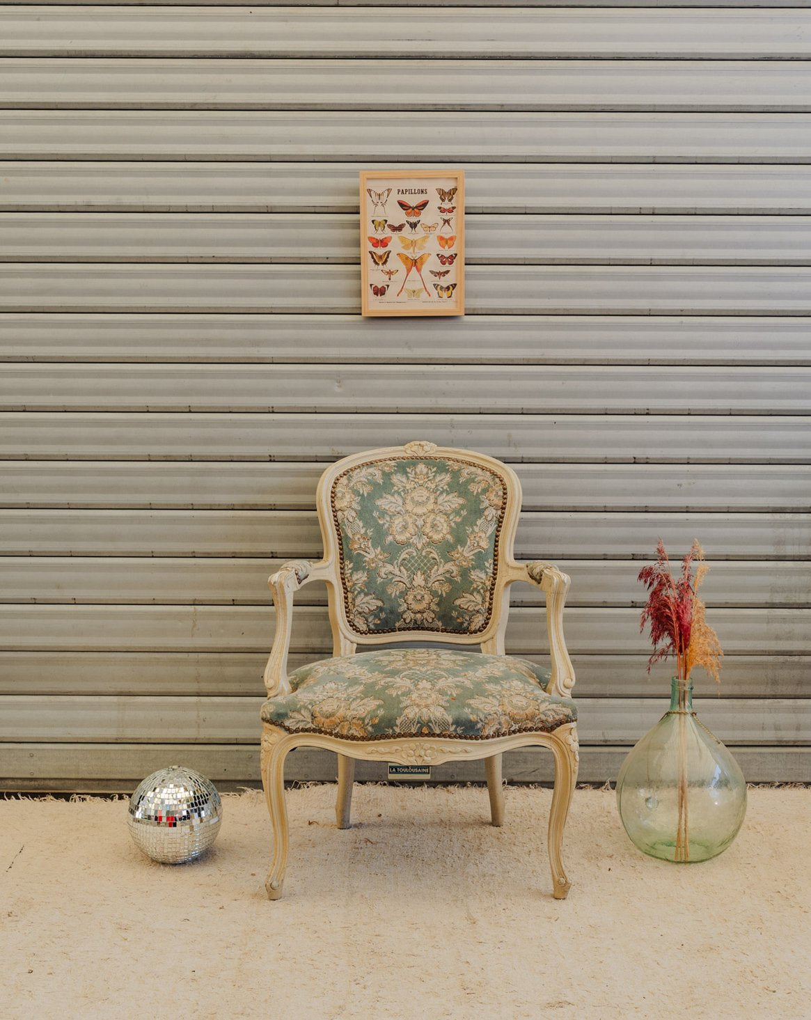 Fauteuil en bois beige et tissu bleu Ernest N°1618 - Bon état, DEBONGOUT