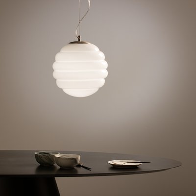 Hanglamp, Opaline gebogen glazen globe, Arik AM.PM
