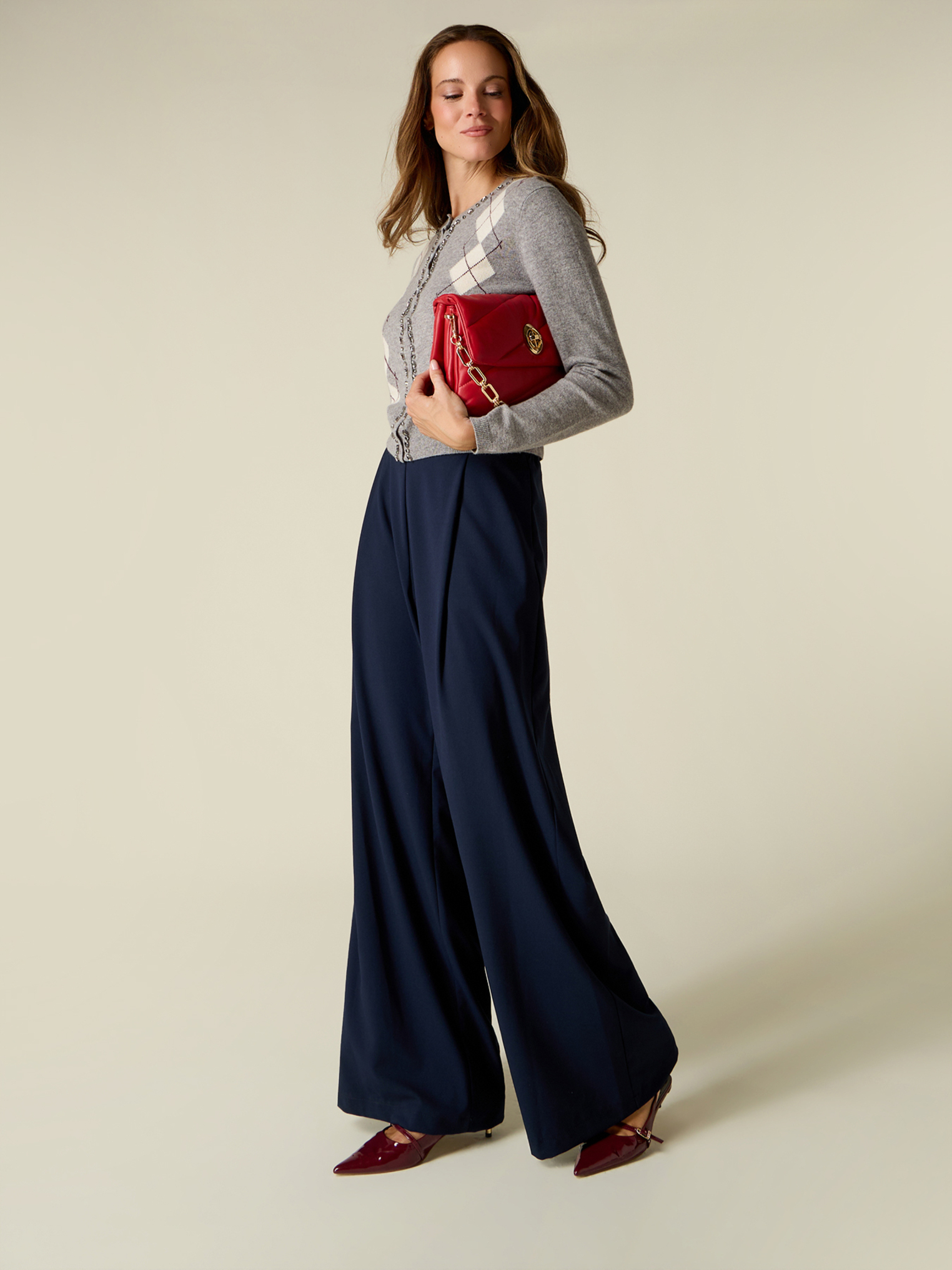 Pantalon palazzo, OLTRE