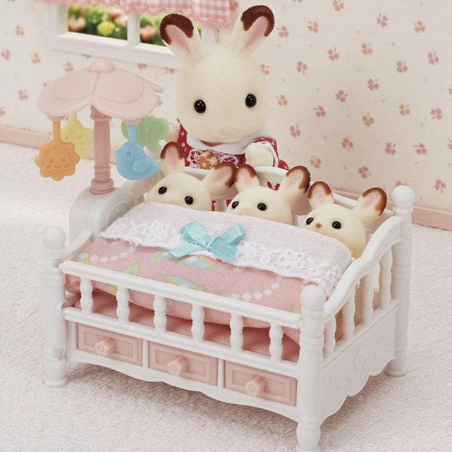 5534 Le Lit De Bebe Et Mobile Sylvanian Families La Redoute