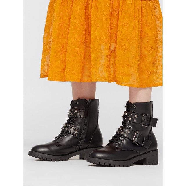 bottines brides clous