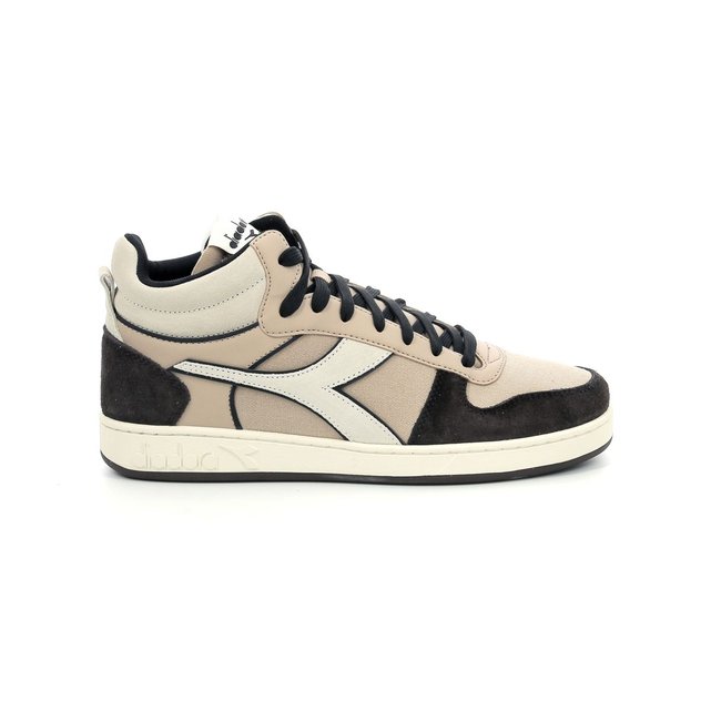 Chaussure diadora taille petit ou 2024 grand