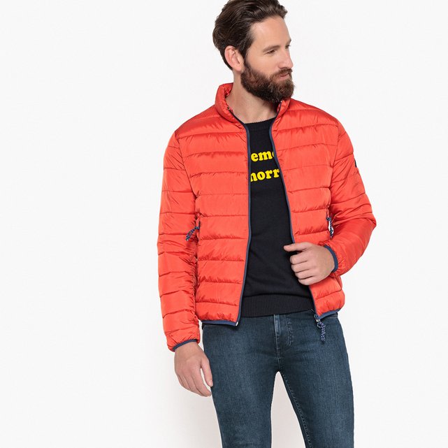 Kurze Steppjacke für die Übergangszeit Kurze Steppjacke für die Übergangszeit