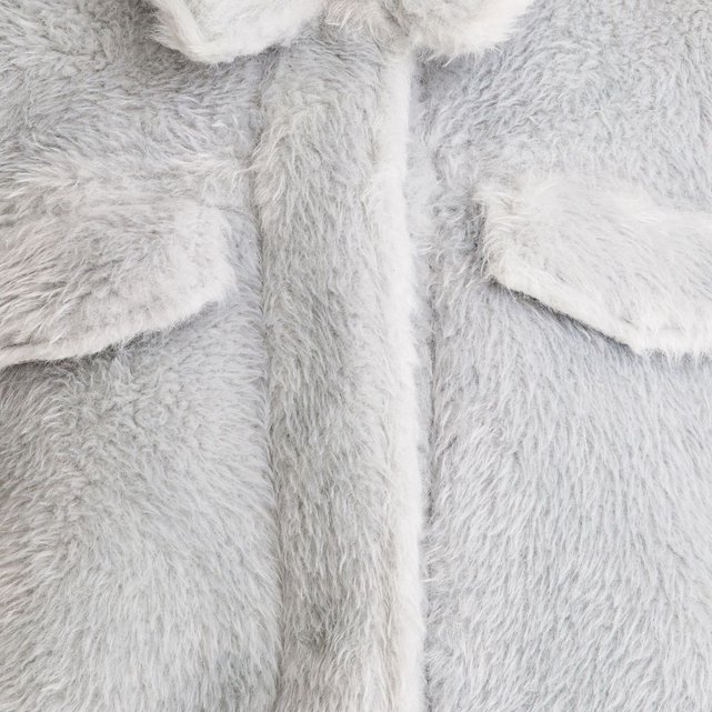 Manteau court imitation fourrure colbie jacket bleu ciel Manteau court imitation fourrure colbie jacket bleu ciel