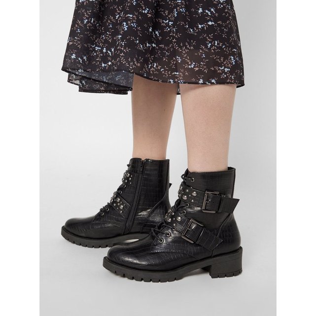 bottines lacets cloutées