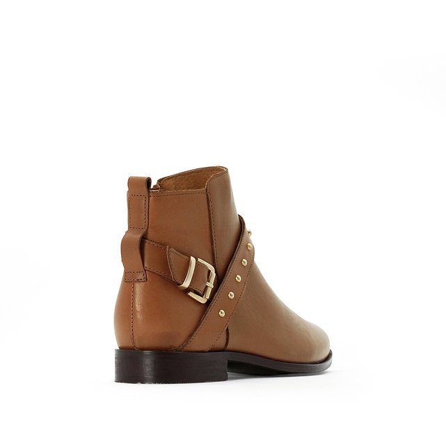 bottines à brides cloutées