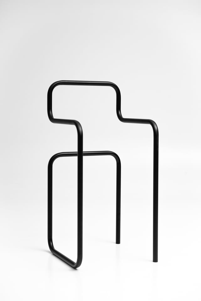 Valet De Nuit Portant De Chambre Avec Cintres Pour Veste Et Pantalons En Metal Chrome Et Imitation Bois Cerisier Div10024 Decoshop26  Ma 14ca194vale Yuloj  40610119