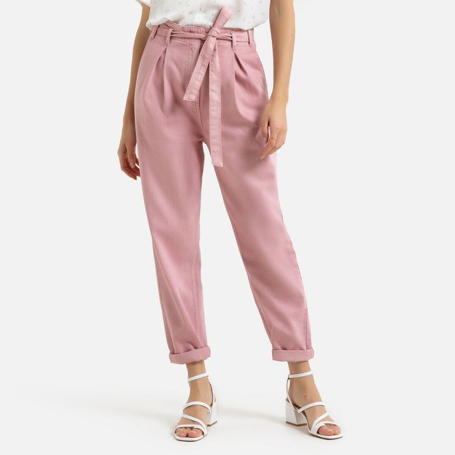 pink trousers