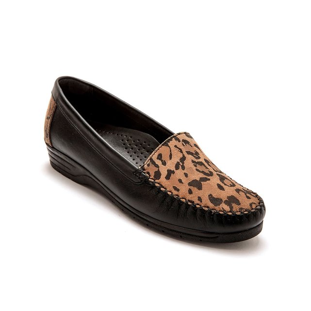 mocassin leopard